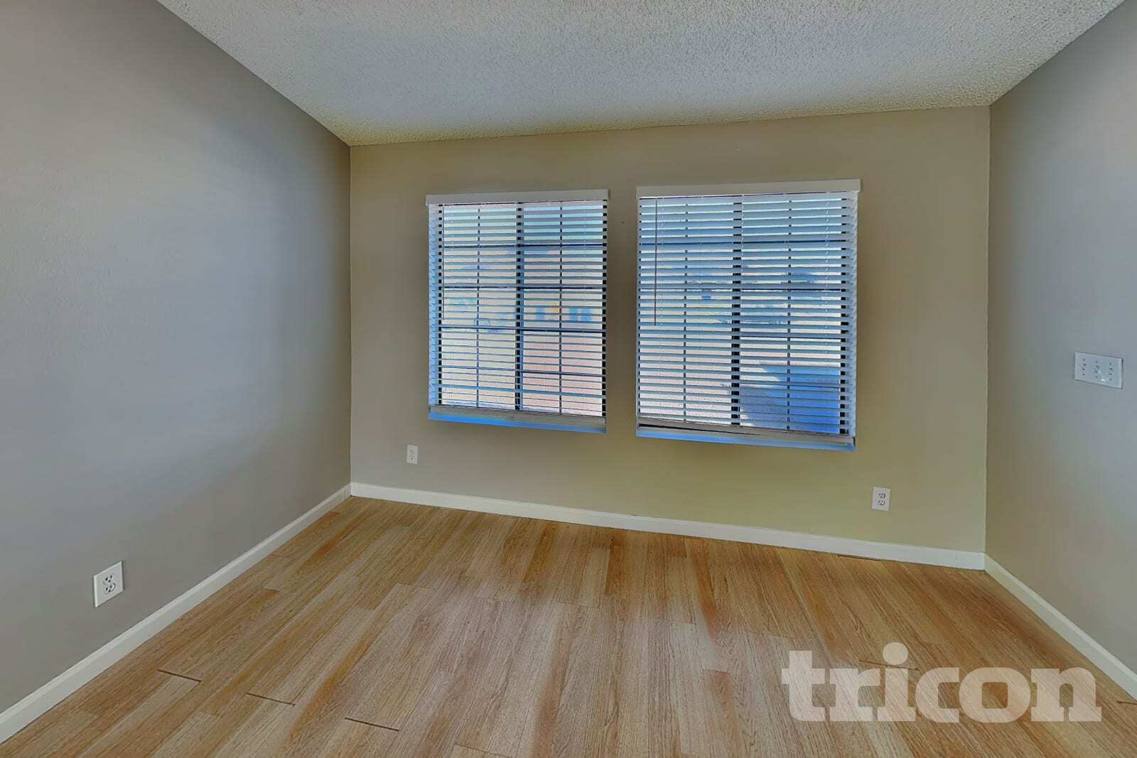 Building Photo - 3143 Regal Oak Dr