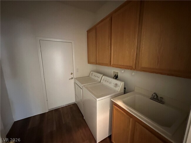 Building Photo - 3008 Teal Beach Ct