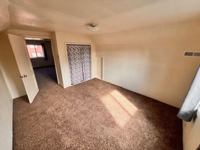 Building Photo - 2164