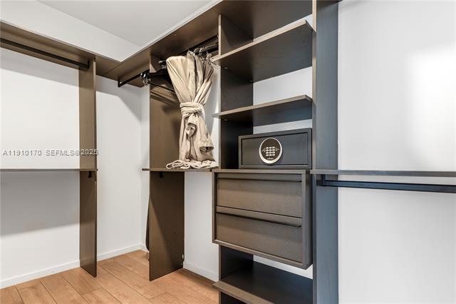 Building Photo - 398 NE 5th St