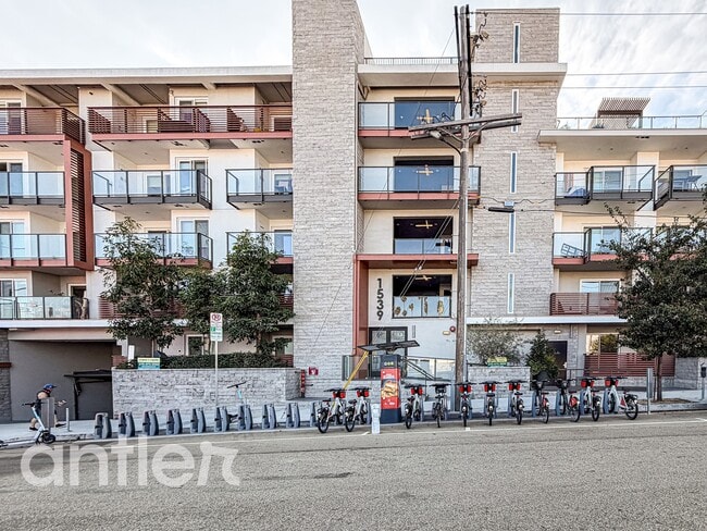 Building Photo - 1538 Purdue Ave