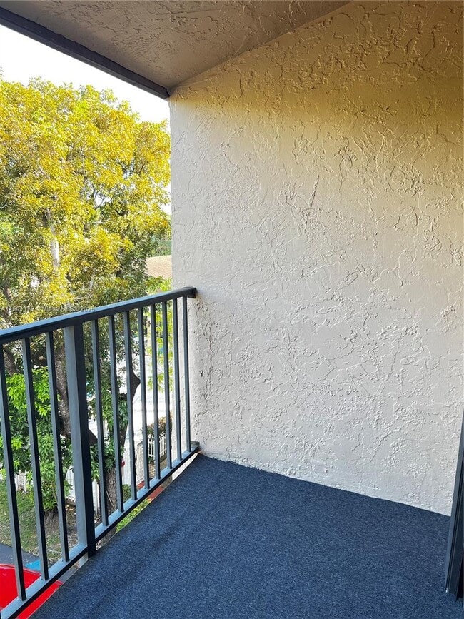 Building Photo - 14301 N Kendall Dr