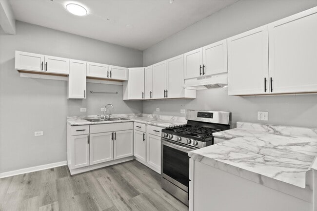 Building Photo - 4731 S Laflin St