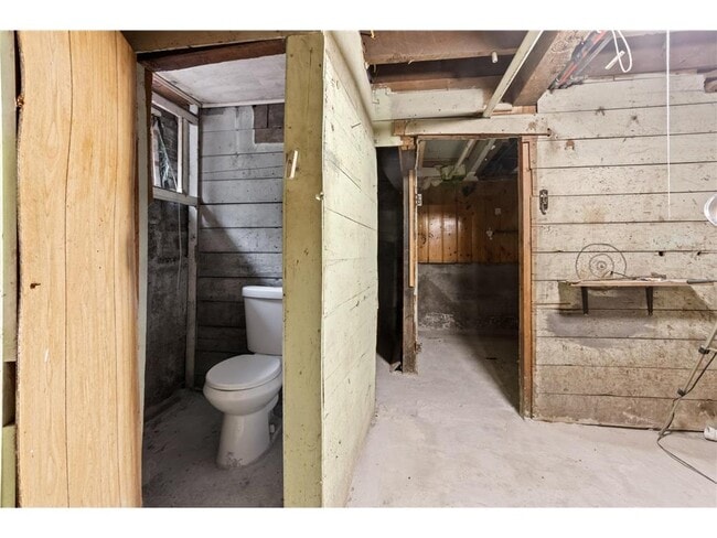 Building Photo - 361 8th Ave S