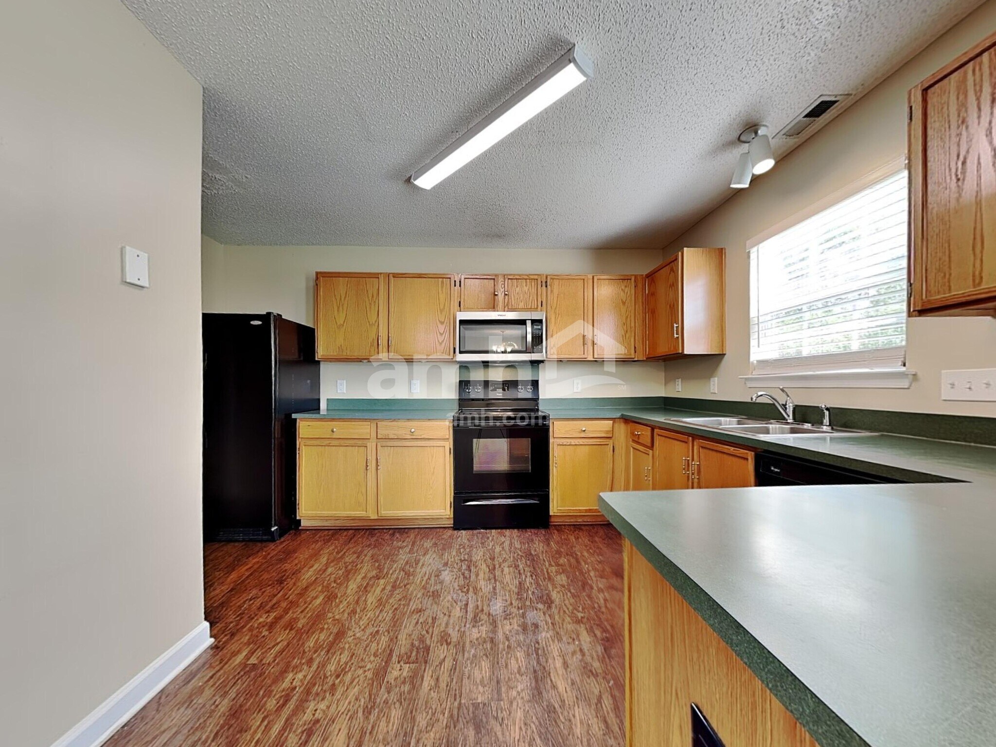 Building Photo - 4011 Cedarbark Dr