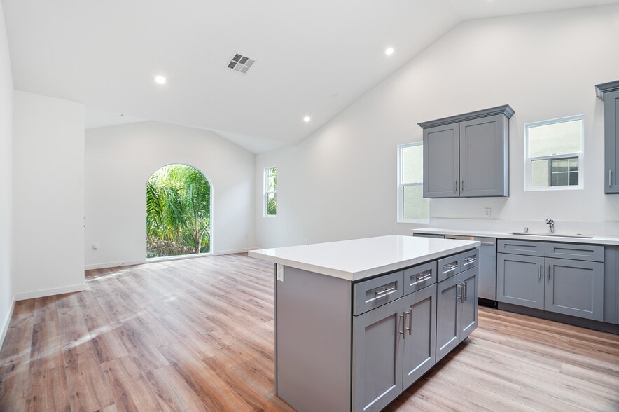 Building Photo - 5187 20th St