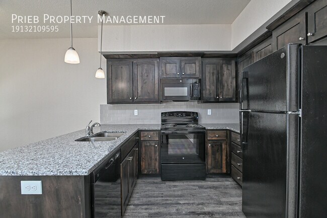 Building Photo - 3221 N 103rd Pl