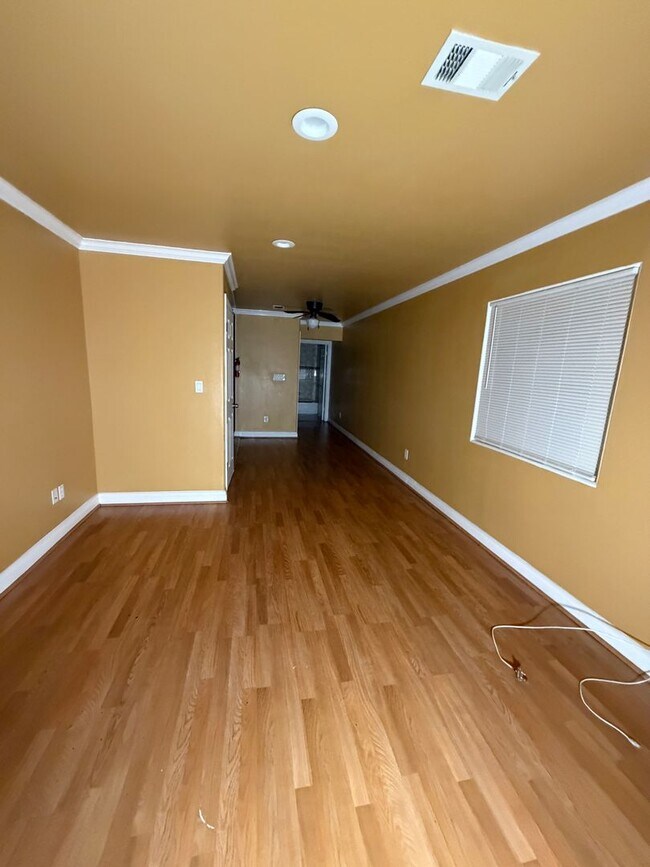 Building Photo - 40(718)