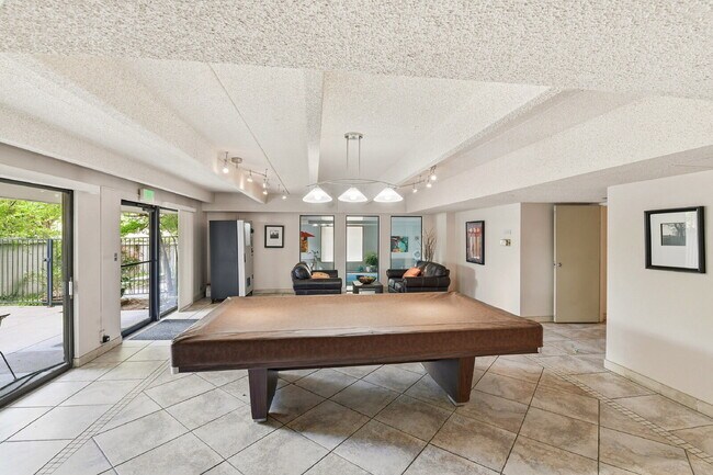 Building Photo - $2,240.95 - 2 Bed, 2 Bath Condo in Denver with Central AC!