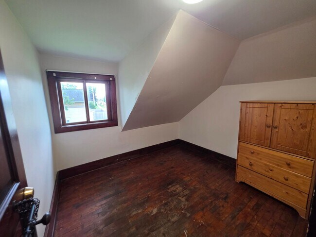 Building Photo - 4 Bed 2 Bath Single Family Home in Wisconsin Rapids