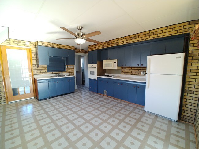 Primary Photo - 3622 E Squire Ave