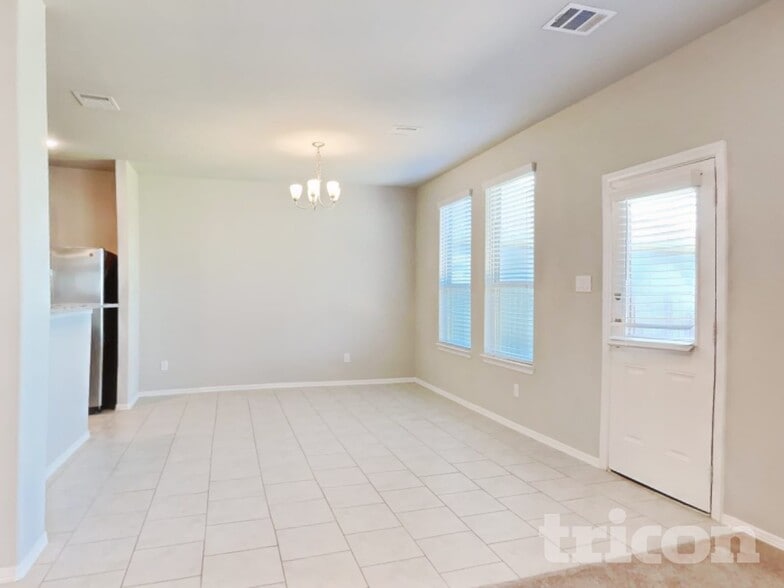 Building Photo - 40807 Mostyn Hill Dr