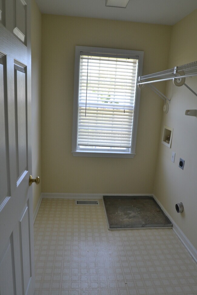 Building Photo - 3895 Eagleston Ct