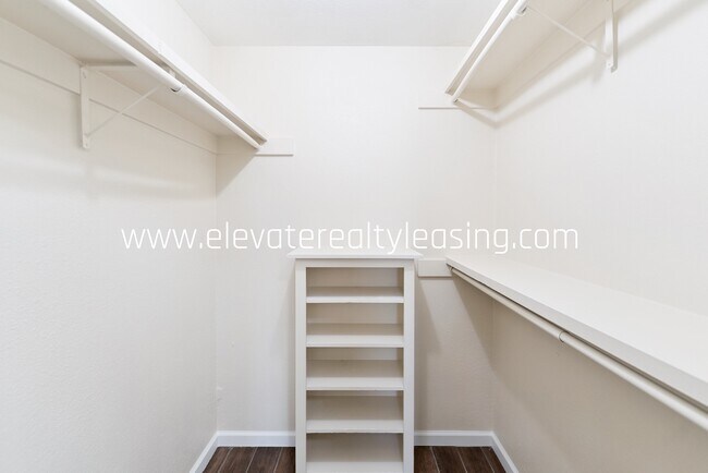 Building Photo - 7212 E 76th St