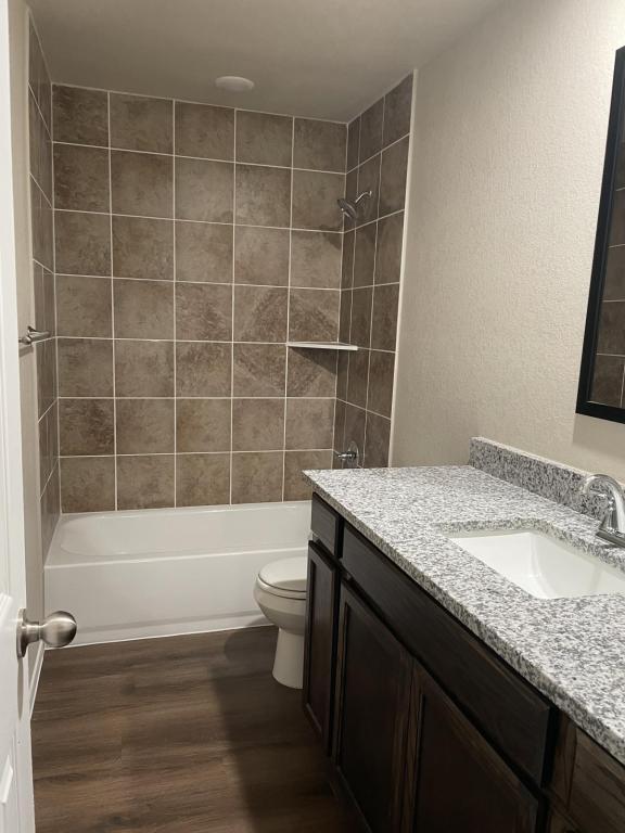 Building Photo - 512 Raymond St