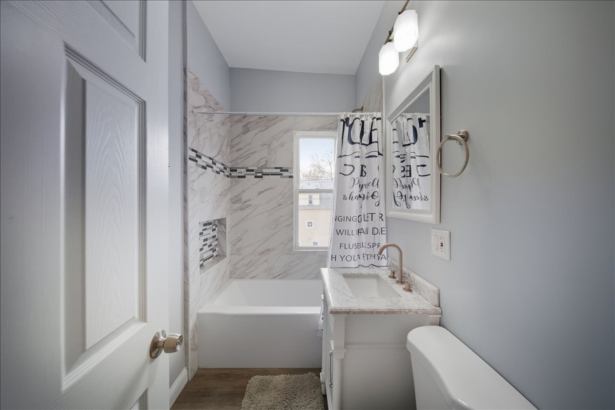 Building Photo - 3002 E 81st St