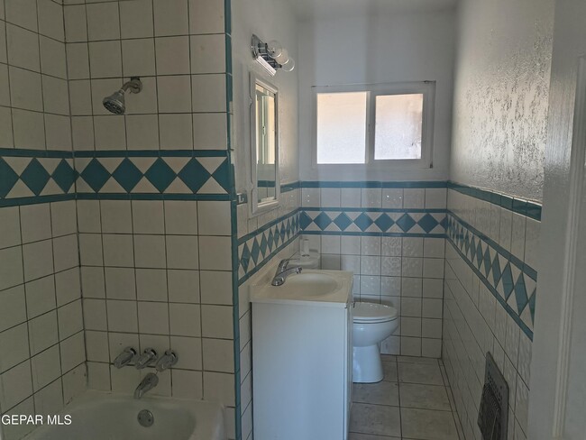 Building Photo - 4908 Blue Ridge Cir