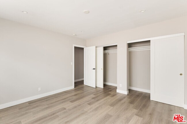 Building Photo - 1307 Tamarind Ave
