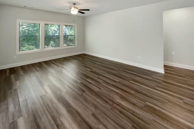 Building Photo - 106 Hickory Run