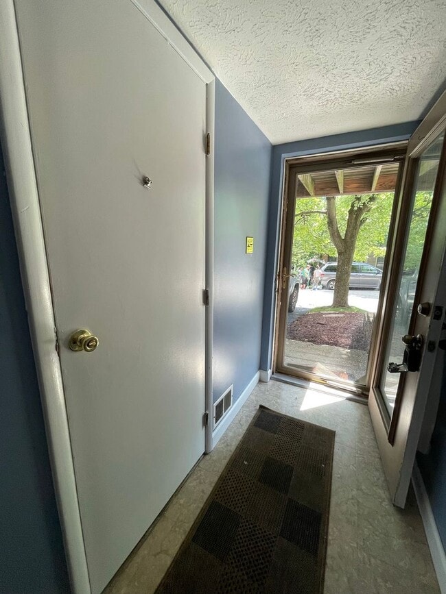 Building Photo - 604 Arkwood Dr