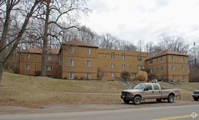 Building Photo - Adirondack Terrace