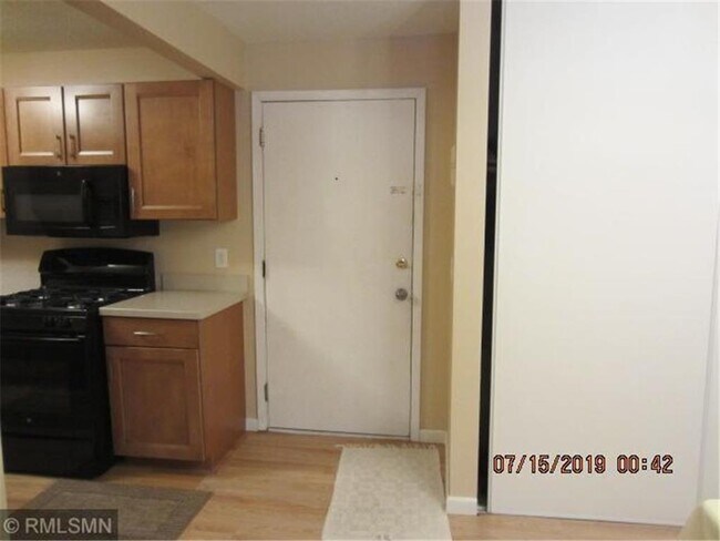 Building Photo - 1601 N Innsbruck Dr
