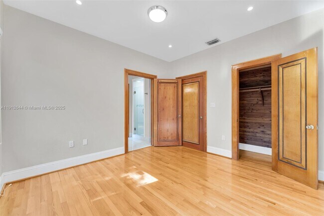 Building Photo - 1514 Capri St