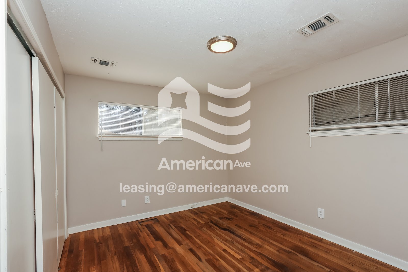 Building Photo - 3025 Charleston Dr