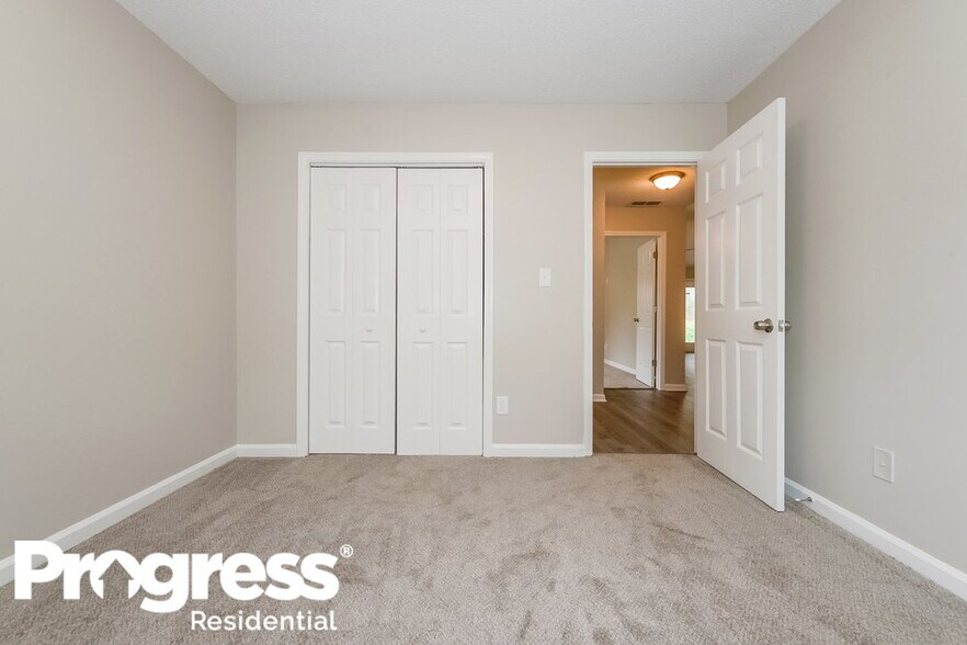 Building Photo - 317 Brookside Dr