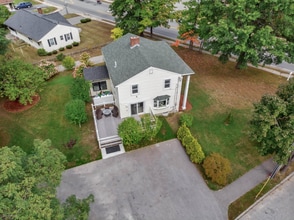 Building Photo - 1022 Main St