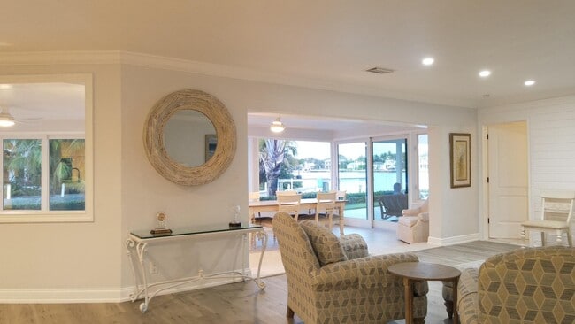 Building Photo - 1459 Point Way