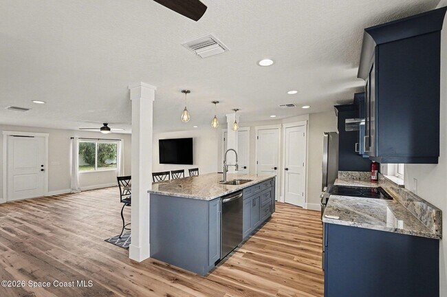 Building Photo - 1280 Jimmy Buffett Mem Hwy