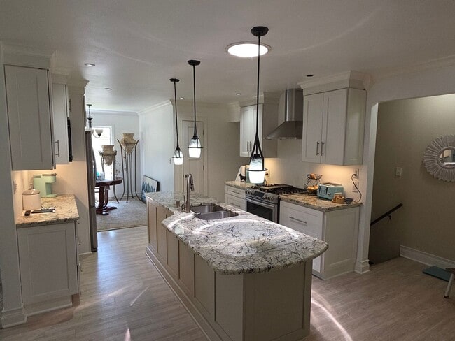 Building Photo - Updated 3 bedroom 2 bathroom Oak Creek ranch