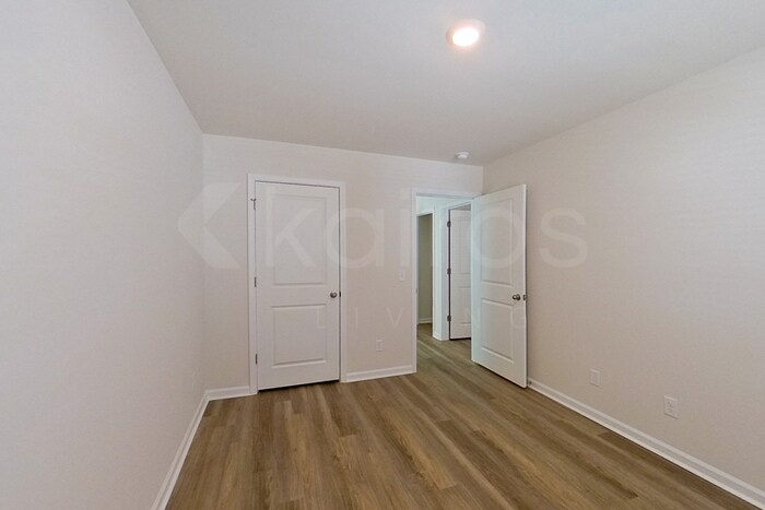 Building Photo - 124 Inez Ave