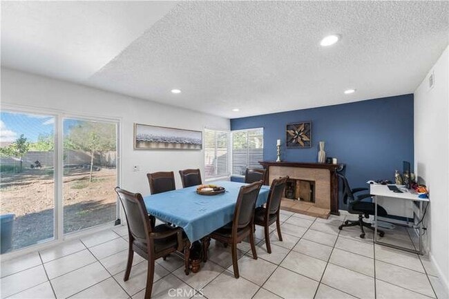 Building Photo - 2701 Juniper Dr