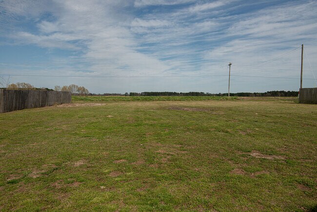 Building Photo - 202 Quarry Trail