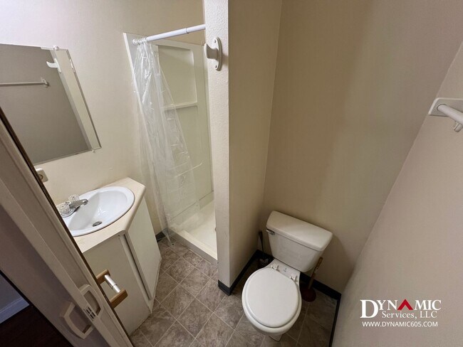 Building Photo - 403 S Wayland Ave