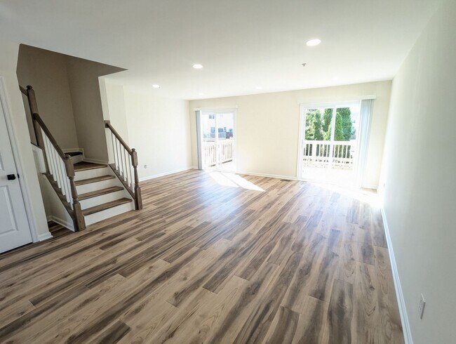 Building Photo - 7122 Collinsworth Pl