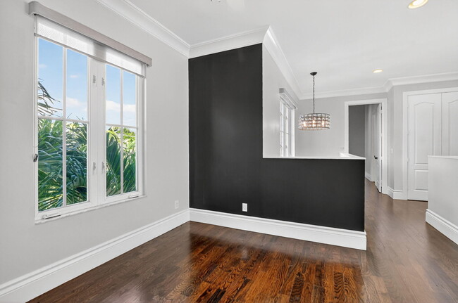 Building Photo - 200 NW 10th St