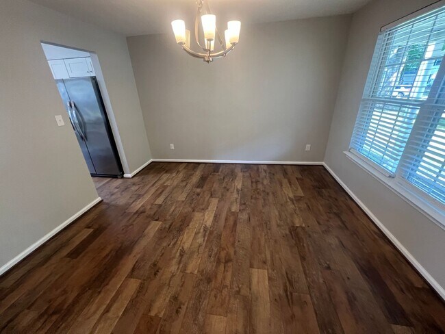 Building Photo - 5018 Huntclub Chase