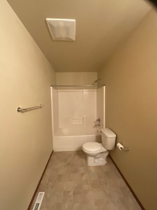 Building Photo - Charming 3-Bedroom Home for Rent