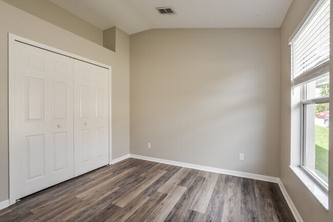 Building Photo - 25140 Chipshot Ct