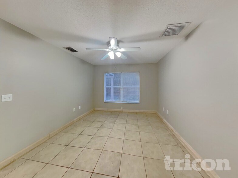 Building Photo - 10221 Summerview Cir