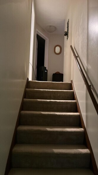 Upstairs - 10653 Mogadore Ave NW