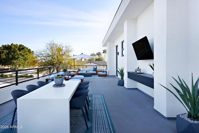 Building Photo - 4207 E Campbell Ave