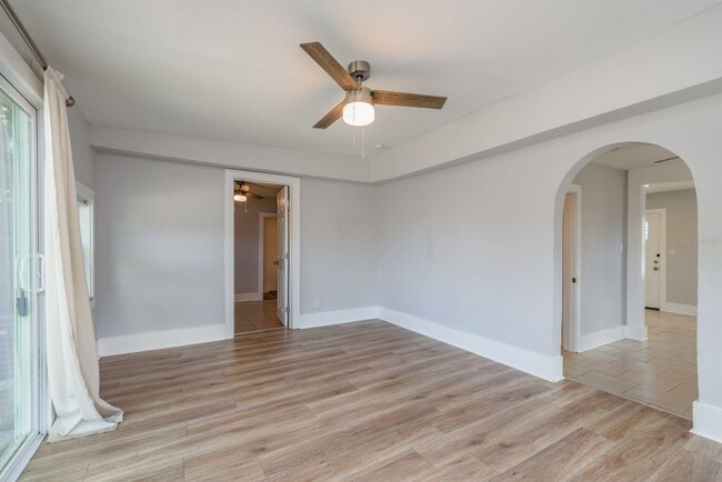 Building Photo - 3037 38th Ave N