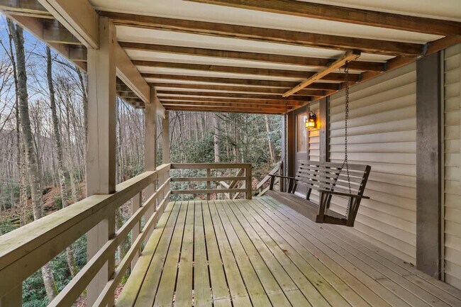 Building Photo - 364 Locust Ridge Rd