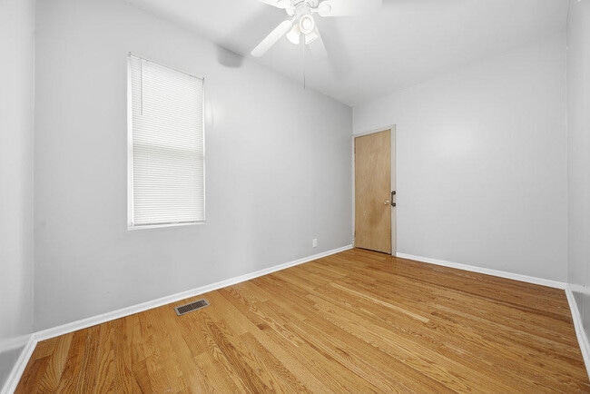 Building Photo - 11224 S Hermosa Ave