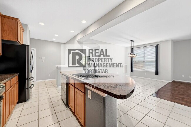 Building Photo - 405 Driftwood Ct