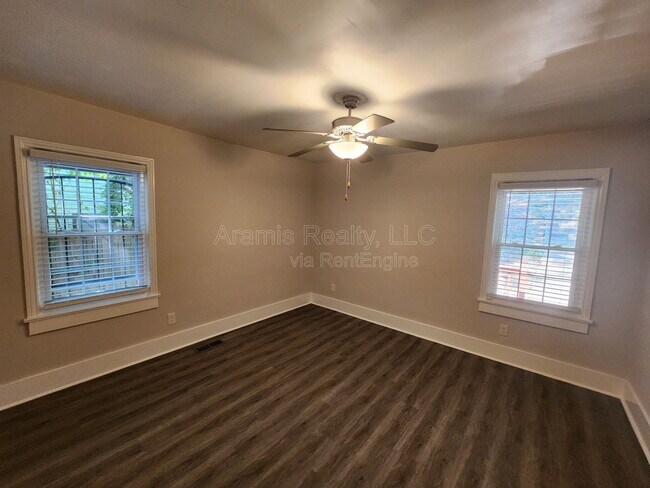 Building Photo - 2663 Blount St